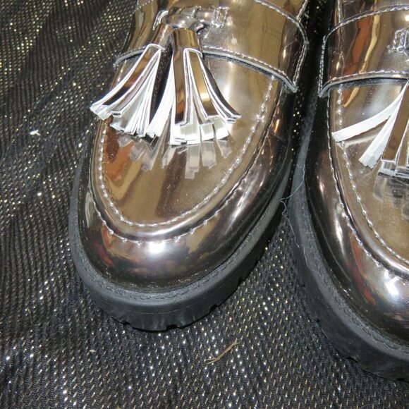 Bandolino Metallic Fillup Loafer Driving Shoe Slip On tassle embellished size 7 - Picture 2 of 8